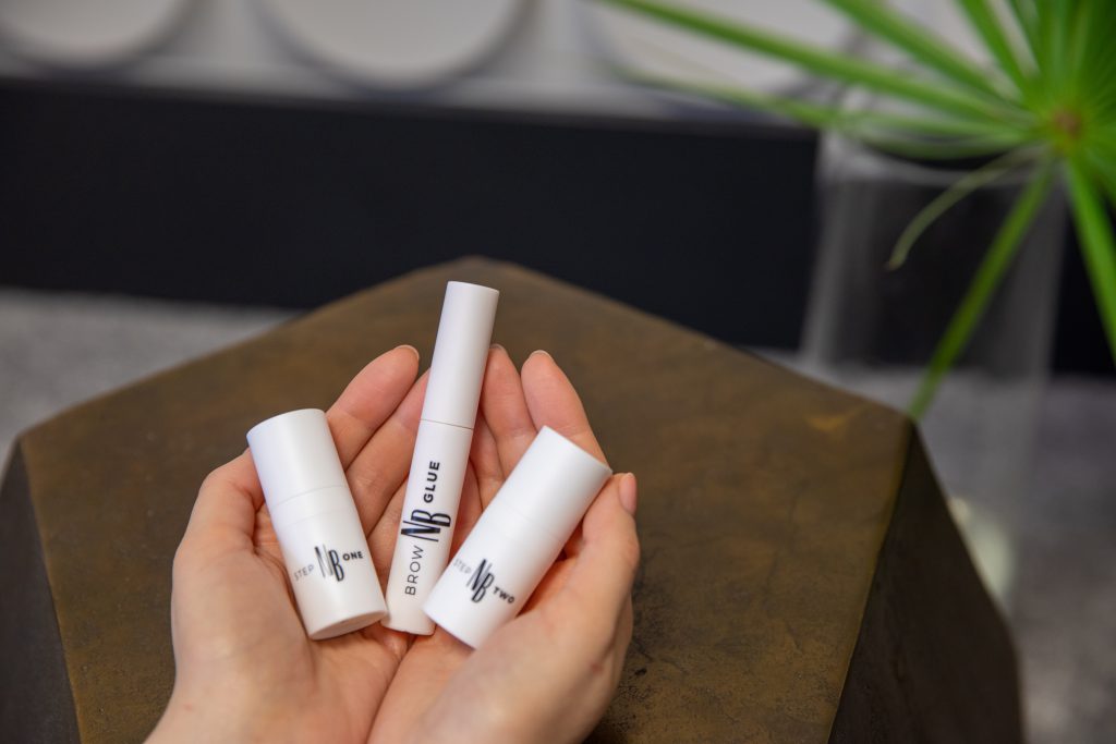 Πρακτικό κιτ ανόρθωσης φρυδιών και πλαστικοποίησης